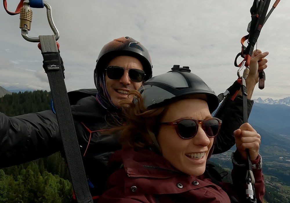 Vol en parapente à Cordon : la montagne en apesanteur